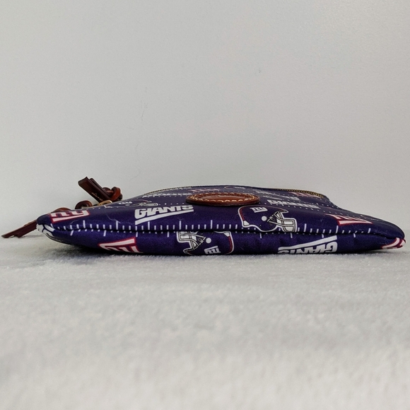 Dooney & Bourke NY Giants Licensed NFL Nylon Double Zip Crossbody Blue Red NWT - Picture 9 of 16